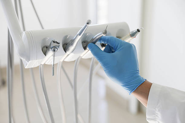 Professional Emergency Dentist technician working in Belpre, OH